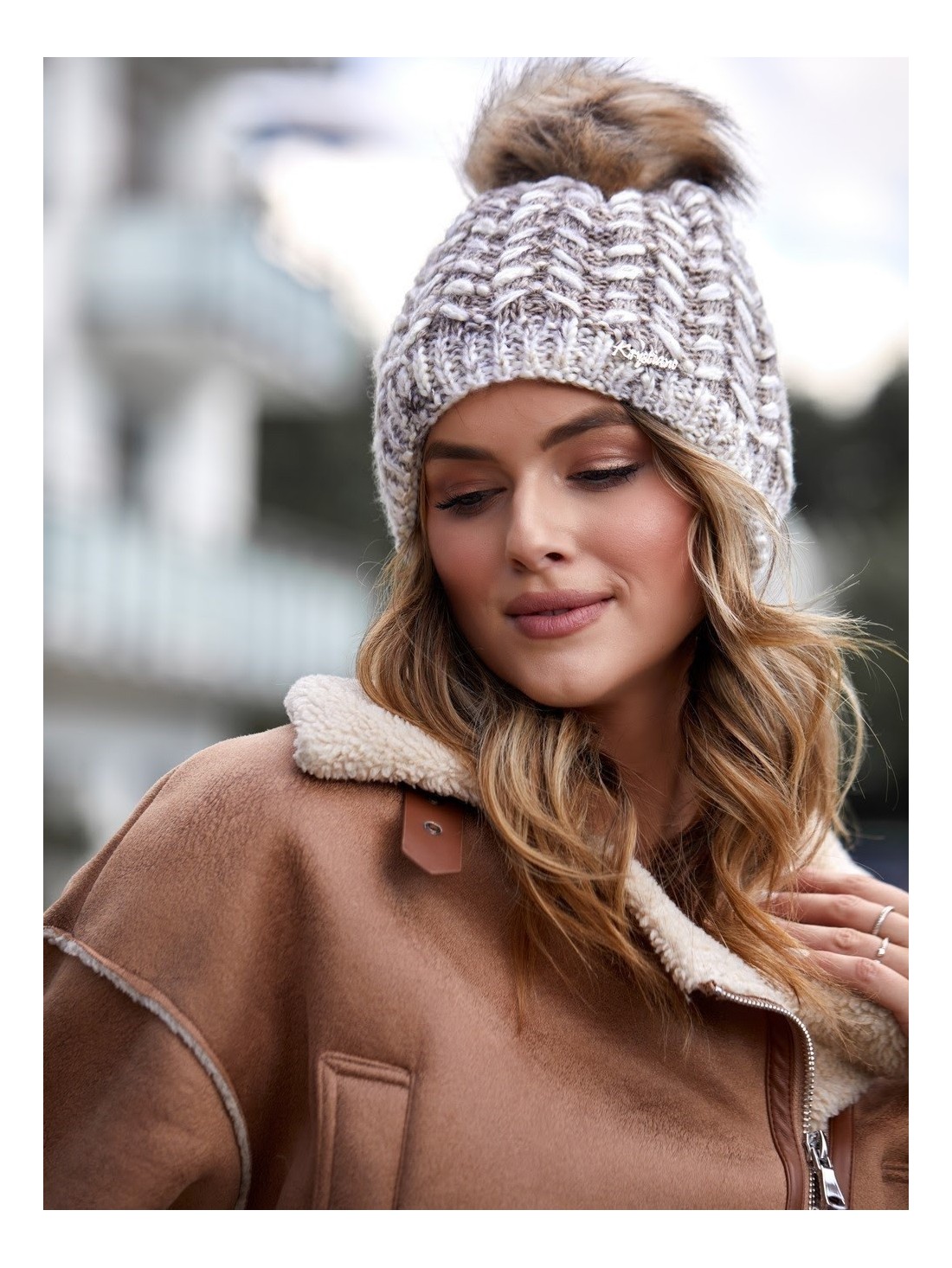 Cappuccino-Wintermütze mit Fischgrätenmuster C13 – Online-Shop – Boutique